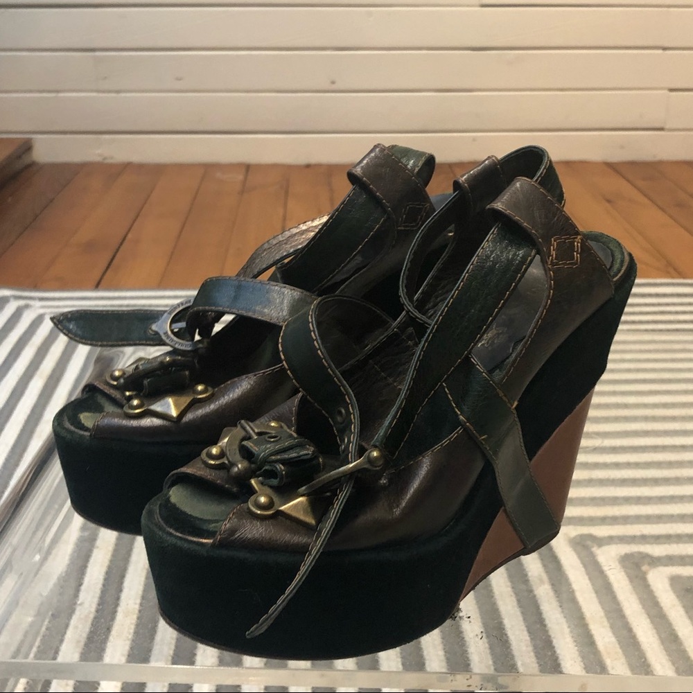 Preowned Gurlaimi Henfray Velvet Leather Platforms